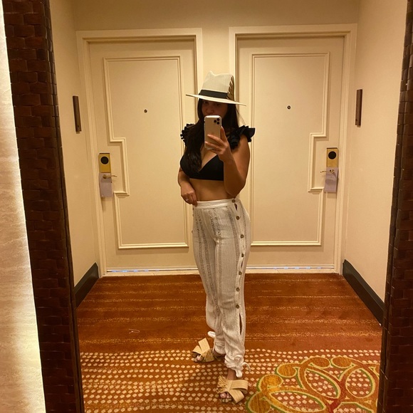 MEET YOUR POSHER - Picture 8 of 9